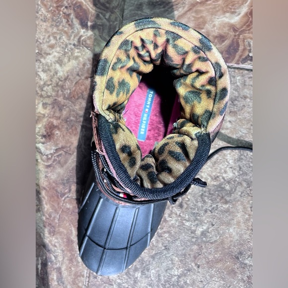 Tommy Hilfiger Trendy Brn/Blk “Muddy” Rubber Boots Leopard Print Lining Size 7 - Picture 7 of 14